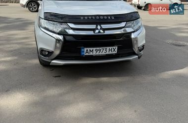 Позашляховик / Кросовер Mitsubishi Outlander 2018 в Житомирі
