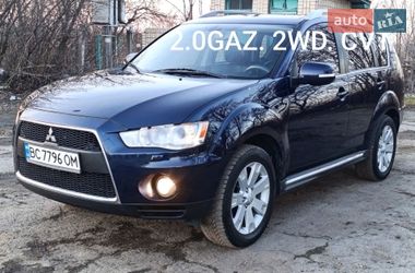 Внедорожник / Кроссовер Mitsubishi Outlander 2011 в Теофиполе