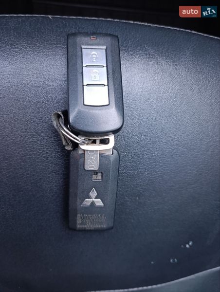 Внедорожник / Кроссовер Mitsubishi Outlander 2011 в Теофиполе