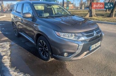 Внедорожник / Кроссовер Mitsubishi Outlander 2018 в Киеве