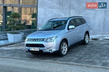 Внедорожник / Кроссовер Mitsubishi Outlander 2012 в Киеве