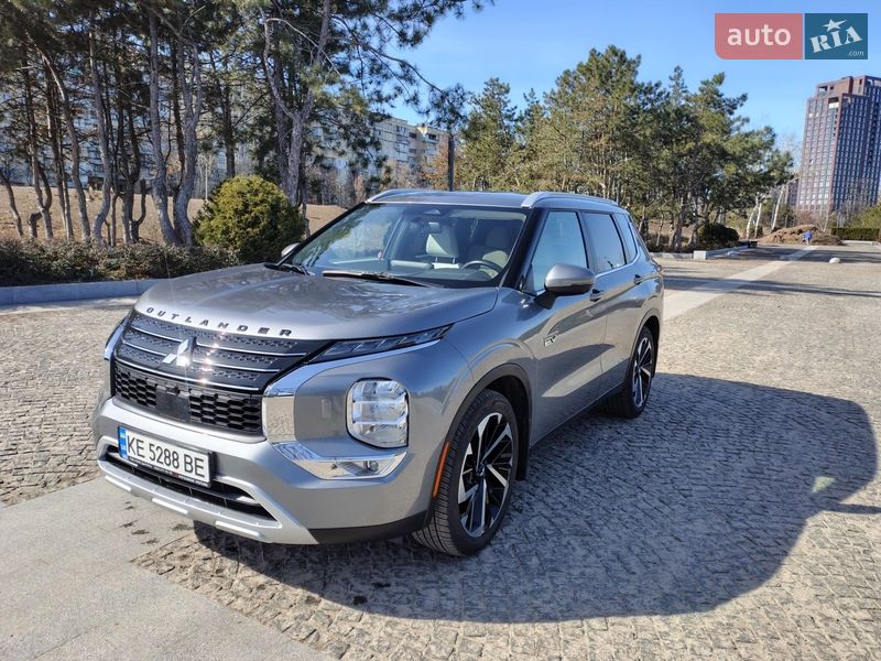 Mitsubishi Outlander 2023