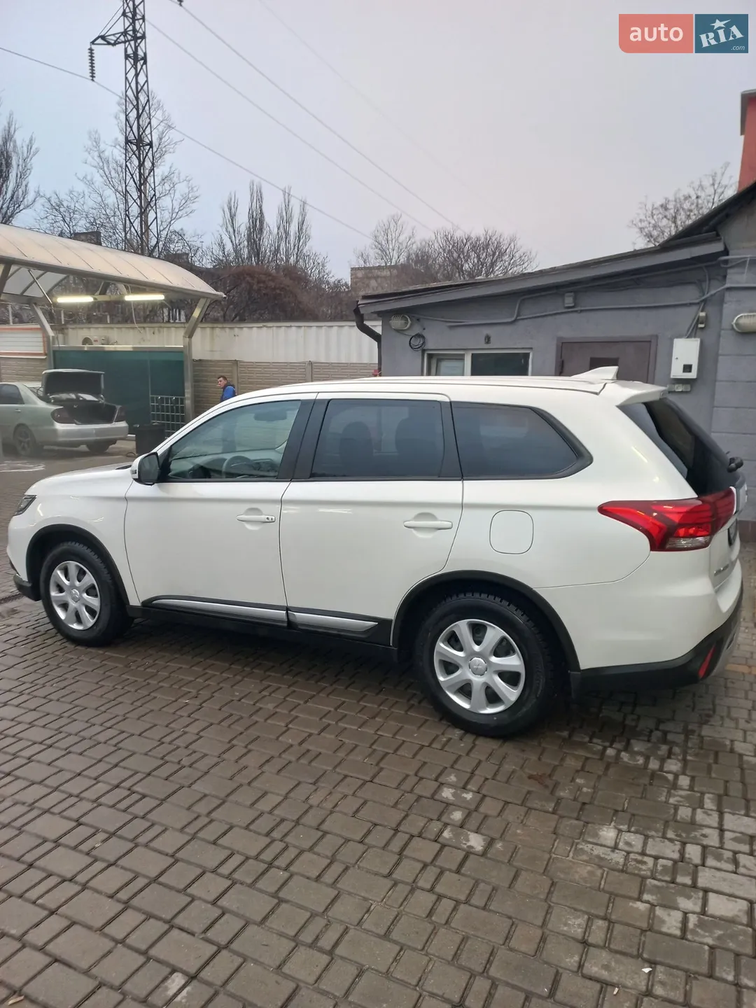 2021 Mitsubishi Outlander - мініатюра 12