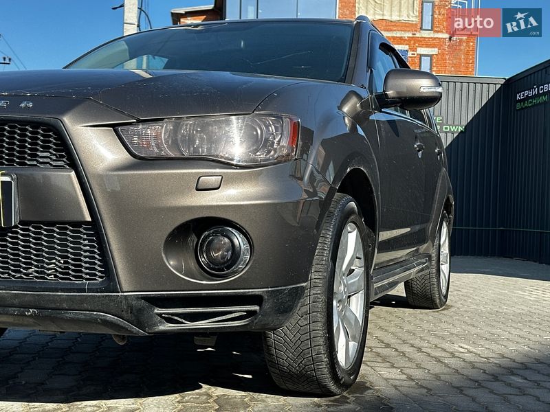 Внедорожник / Кроссовер Mitsubishi Outlander 2009 в Львове