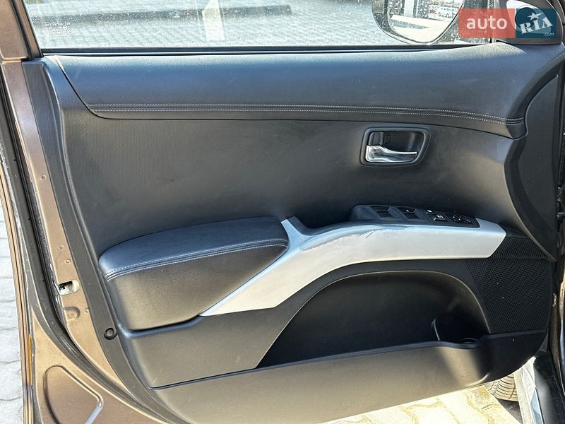 Внедорожник / Кроссовер Mitsubishi Outlander 2009 в Львове