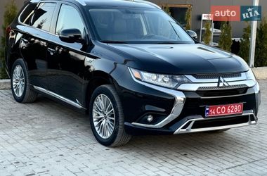 Позашляховик / Кросовер Mitsubishi Outlander 2020 в Львові