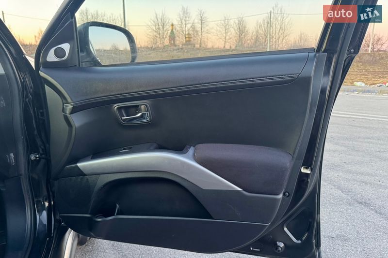 Внедорожник / Кроссовер Mitsubishi Outlander 2011 в Полтаве