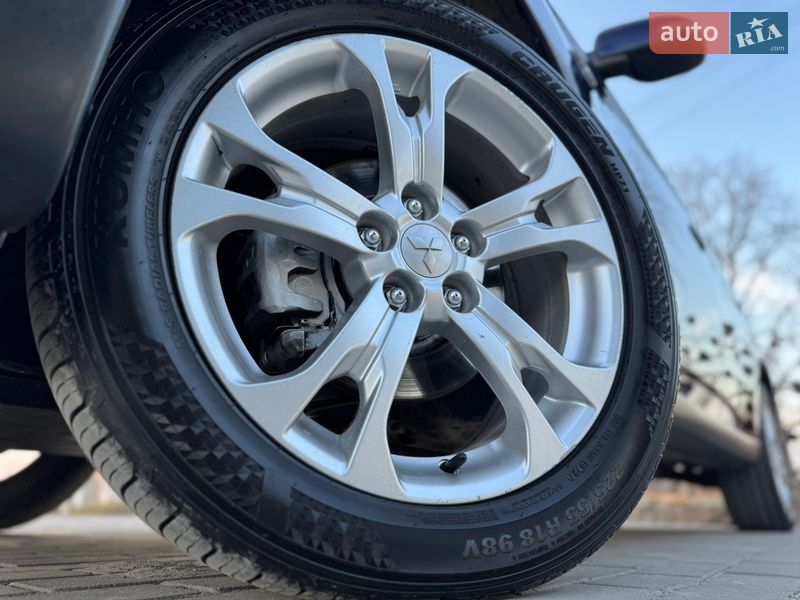 Позашляховик / Кросовер Mitsubishi Outlander 2013 в Дрогобичі