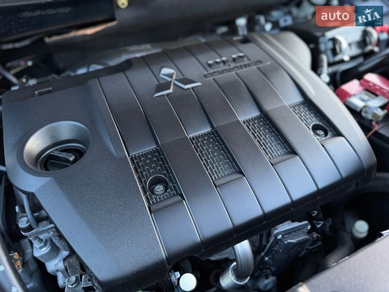 Позашляховик / Кросовер Mitsubishi Outlander 2013 в Дрогобичі