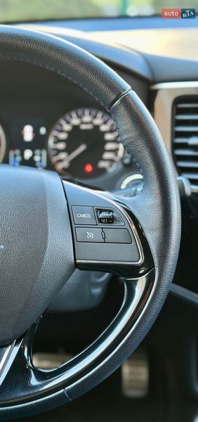 Внедорожник / Кроссовер Mitsubishi Outlander 2021 в Киеве