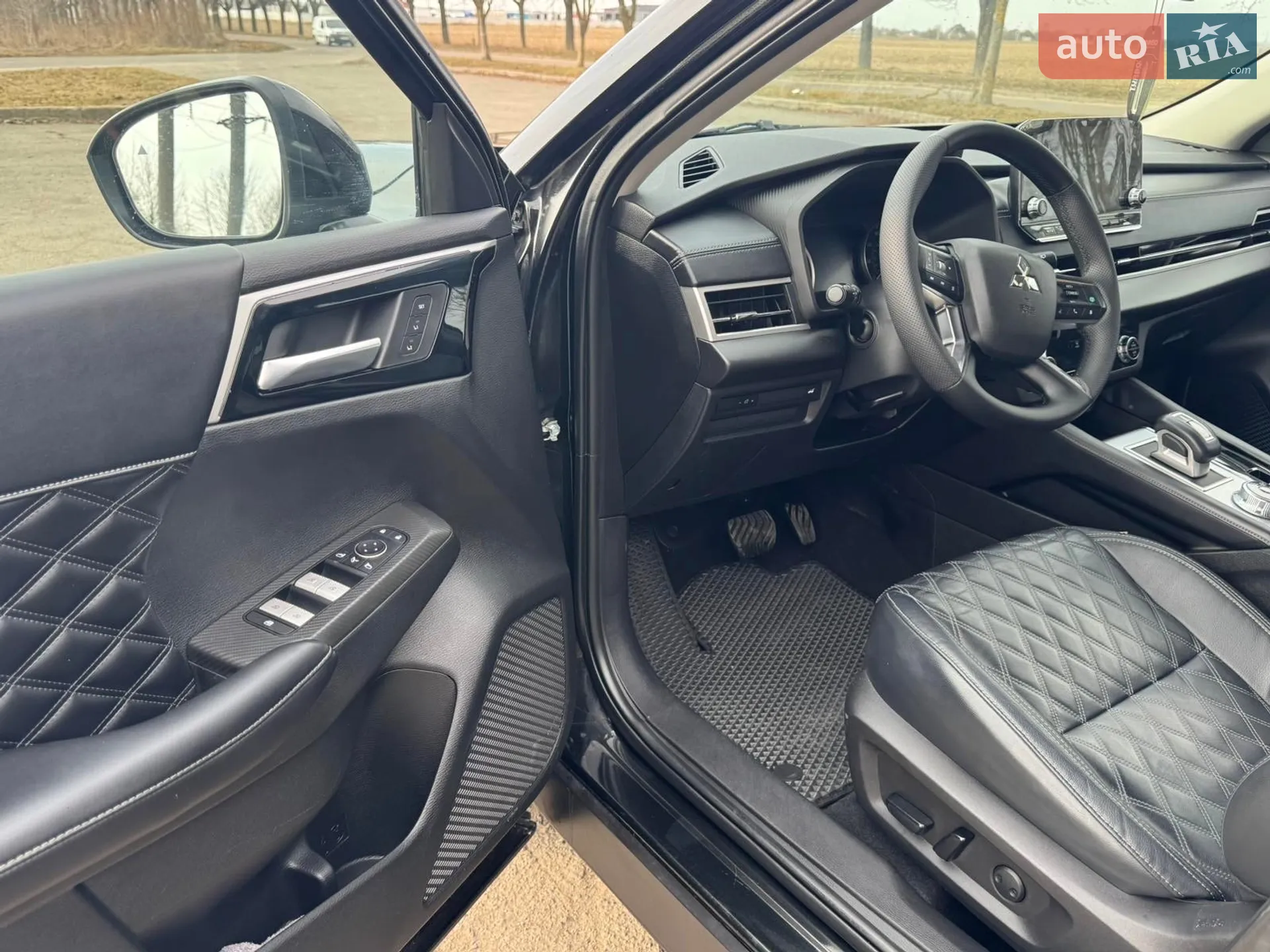 2021 Mitsubishi Outlander - мініатюра 2
