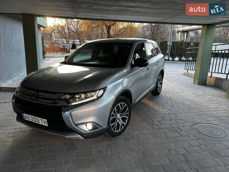 Mitsubishi Outlander 2015