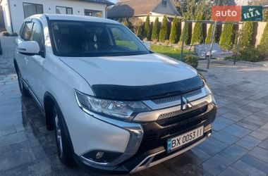 Внедорожник / Кроссовер Mitsubishi Outlander 2019 в Дунаевцах