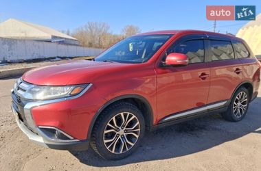 Позашляховик / Кросовер Mitsubishi Outlander 2015 в Києві