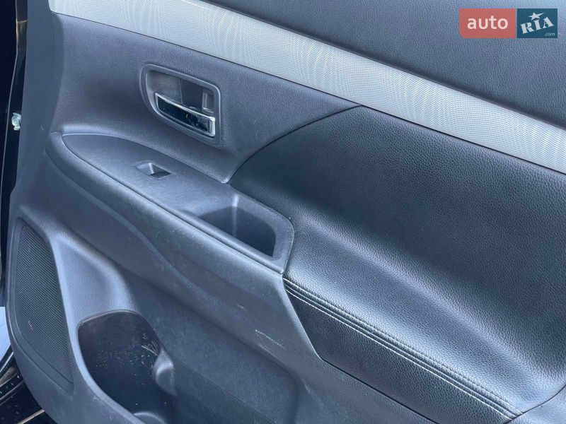 Внедорожник / Кроссовер Mitsubishi Outlander 2013 в Ивано-Франковске