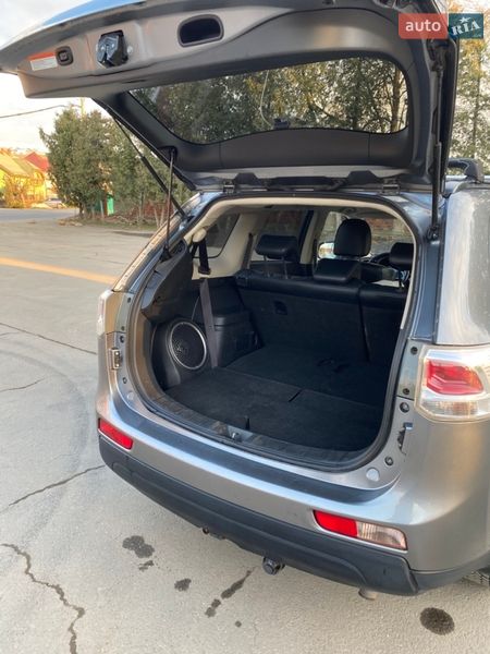 Позашляховик / Кросовер Mitsubishi Outlander 2012 в Ужгороді