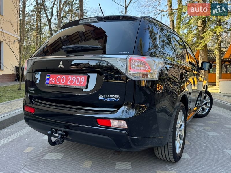 Внедорожник / Кроссовер Mitsubishi Outlander 2014 в Дрогобыче