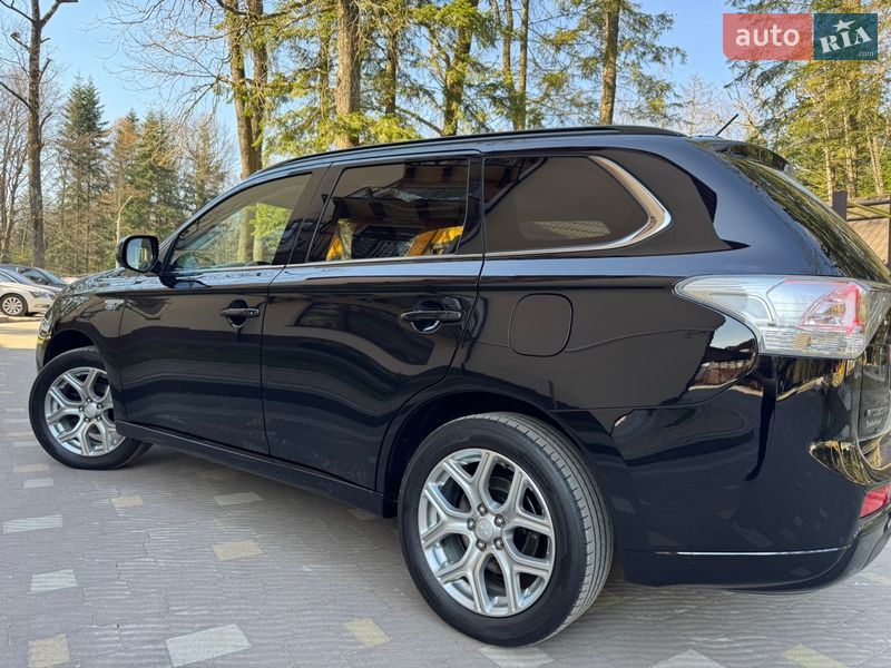 Внедорожник / Кроссовер Mitsubishi Outlander 2014 в Дрогобыче