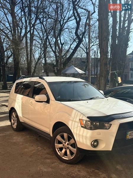 Mitsubishi Outlander 2011