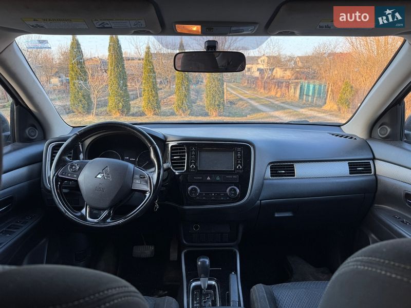 Внедорожник / Кроссовер Mitsubishi Outlander 2016 в Яворове фото 11 Внедорожник / Кроссовер Mitsubishi Outlander 2016 в Яворове