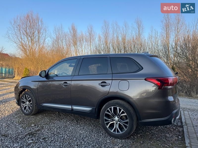 Внедорожник / Кроссовер Mitsubishi Outlander 2016 в Яворове фото 6 Внедорожник / Кроссовер Mitsubishi Outlander 2016 в Яворове