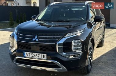 Внедорожник / Кроссовер Mitsubishi Outlander 2021 в Ивано-Франковске