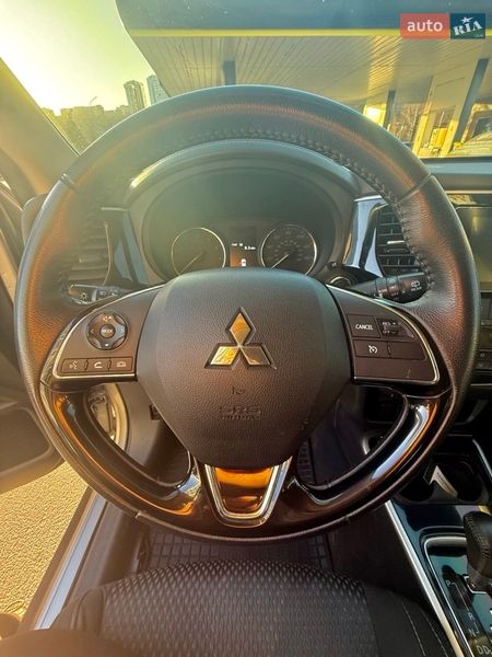 Внедорожник / Кроссовер Mitsubishi Outlander 2018 в Днепре