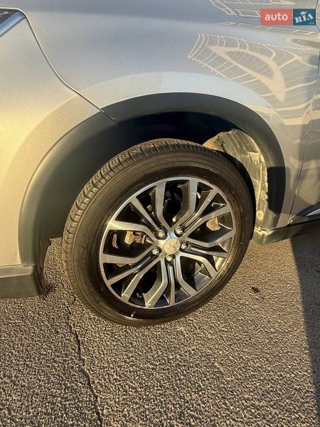 Внедорожник / Кроссовер Mitsubishi Outlander 2018 в Днепре