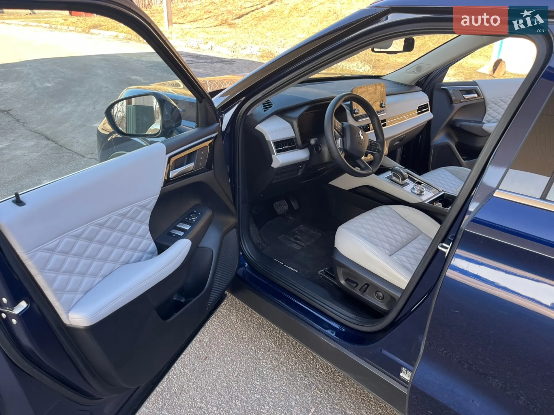 2023 Mitsubishi Outlander - мініатюра 13