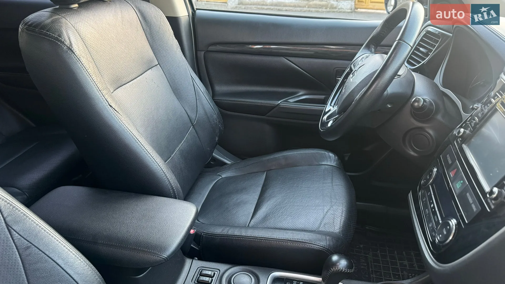 2016 Mitsubishi Outlander - мініатюра 15