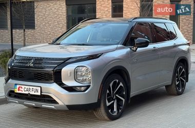 Внедорожник / Кроссовер Mitsubishi Outlander 2024 в Львове