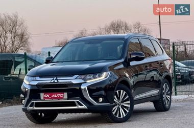 Позашляховик / Кросовер Mitsubishi Outlander 2021 в Києві