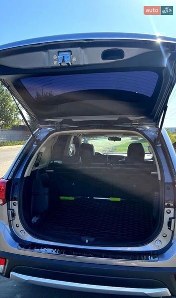 Внедорожник / Кроссовер Mitsubishi Outlander 2017 в Буче