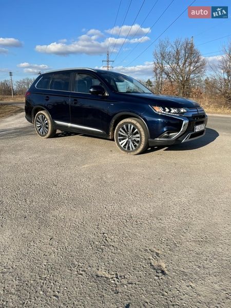 Внедорожник / Кроссовер Mitsubishi Outlander 2018 в Киеве