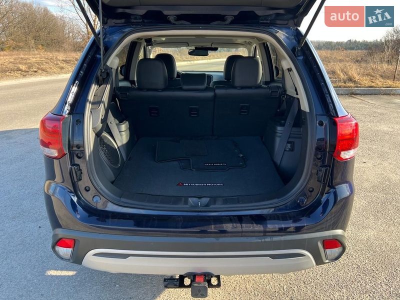 Внедорожник / Кроссовер Mitsubishi Outlander 2018 в Киеве