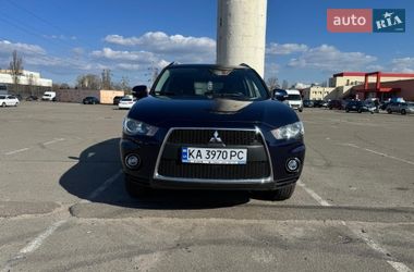 Внедорожник / Кроссовер Mitsubishi Outlander 2011 в Киеве