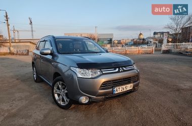 Внедорожник / Кроссовер Mitsubishi Outlander 2012 в Ивано-Франковске