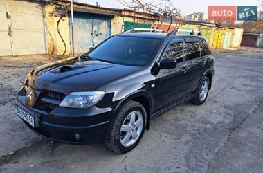 Внедорожник / Кроссовер Mitsubishi Outlander 2005 в Херсоне