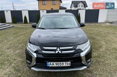 Позашляховик / Кросовер Mitsubishi Outlander 2017 в Березному