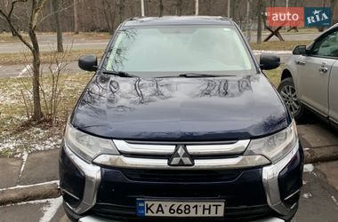 Внедорожник / Кроссовер Mitsubishi Outlander 2016 в Киеве