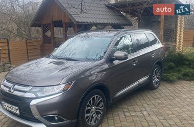Внедорожник / Кроссовер Mitsubishi Outlander 2016 в Вишневом