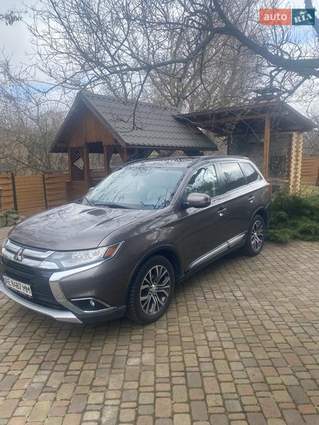 Mitsubishi Outlander 2016