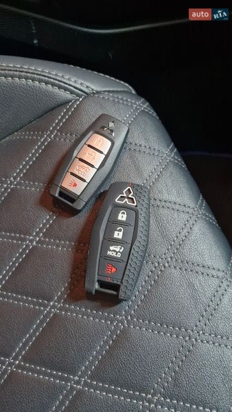 Внедорожник / Кроссовер Mitsubishi Outlander 2023 в Одессе