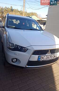 Позашляховик / Кросовер Mitsubishi Outlander 2011 в Львові