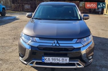 Внедорожник / Кроссовер Mitsubishi Outlander 2021 в Киеве