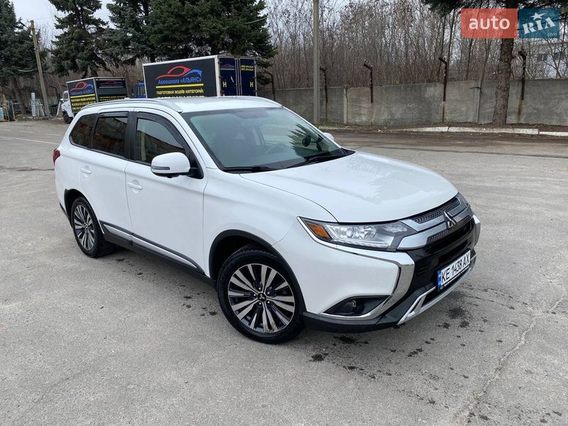 Mitsubishi Outlander 2020