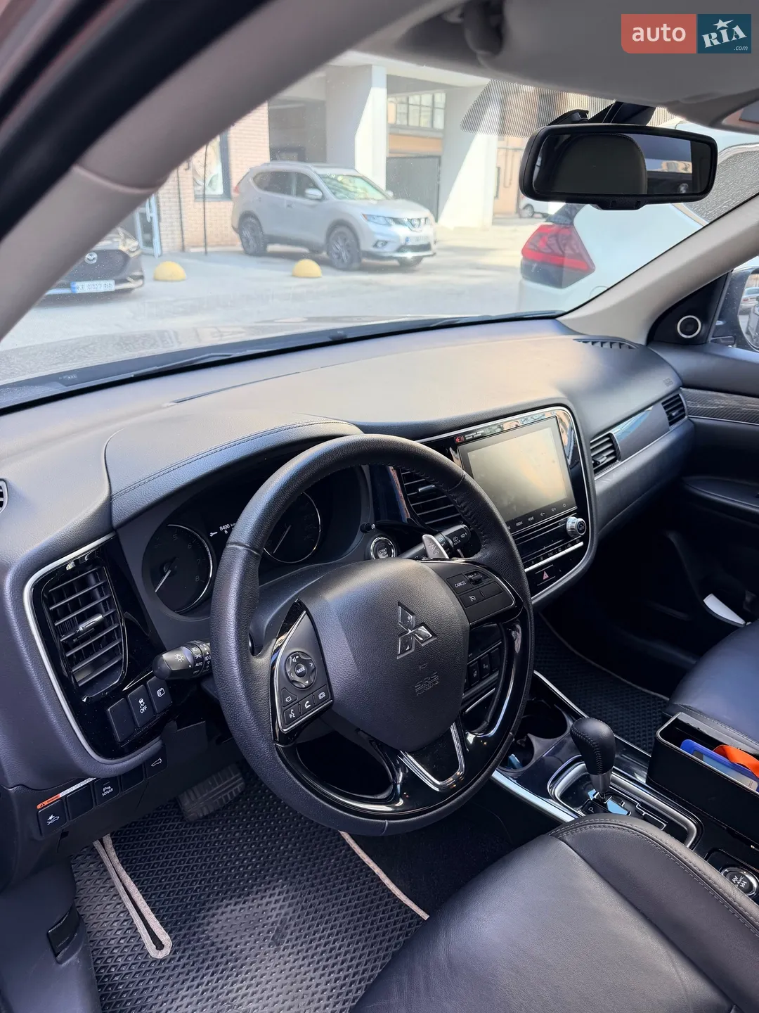 2020 Mitsubishi Outlander - мініатюра 8