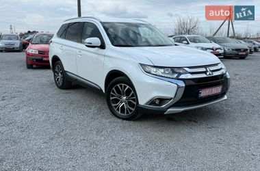 Позашляховик / Кросовер Mitsubishi Outlander 2017 в Рівному