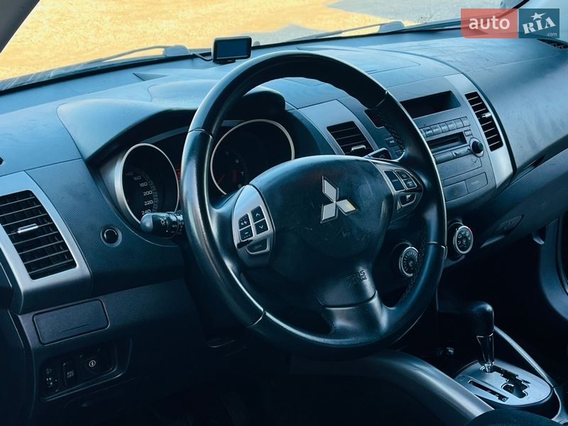 Внедорожник / Кроссовер Mitsubishi Outlander 2008 в Харькове