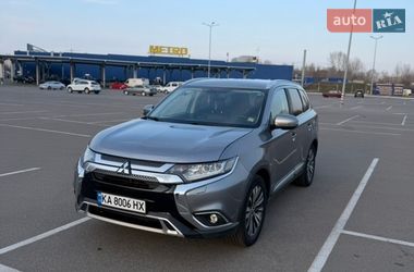 Внедорожник / Кроссовер Mitsubishi Outlander 2018 в Киеве